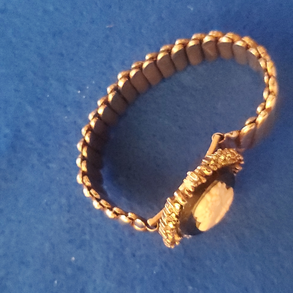 Cameo Bracelet - Picture 5 of 6